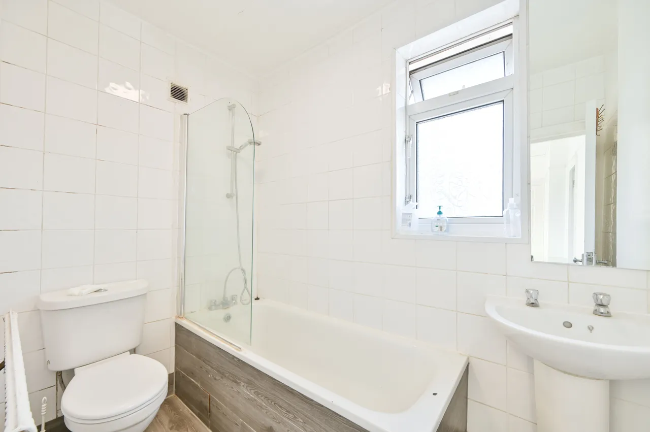 London, NW10, photo 6