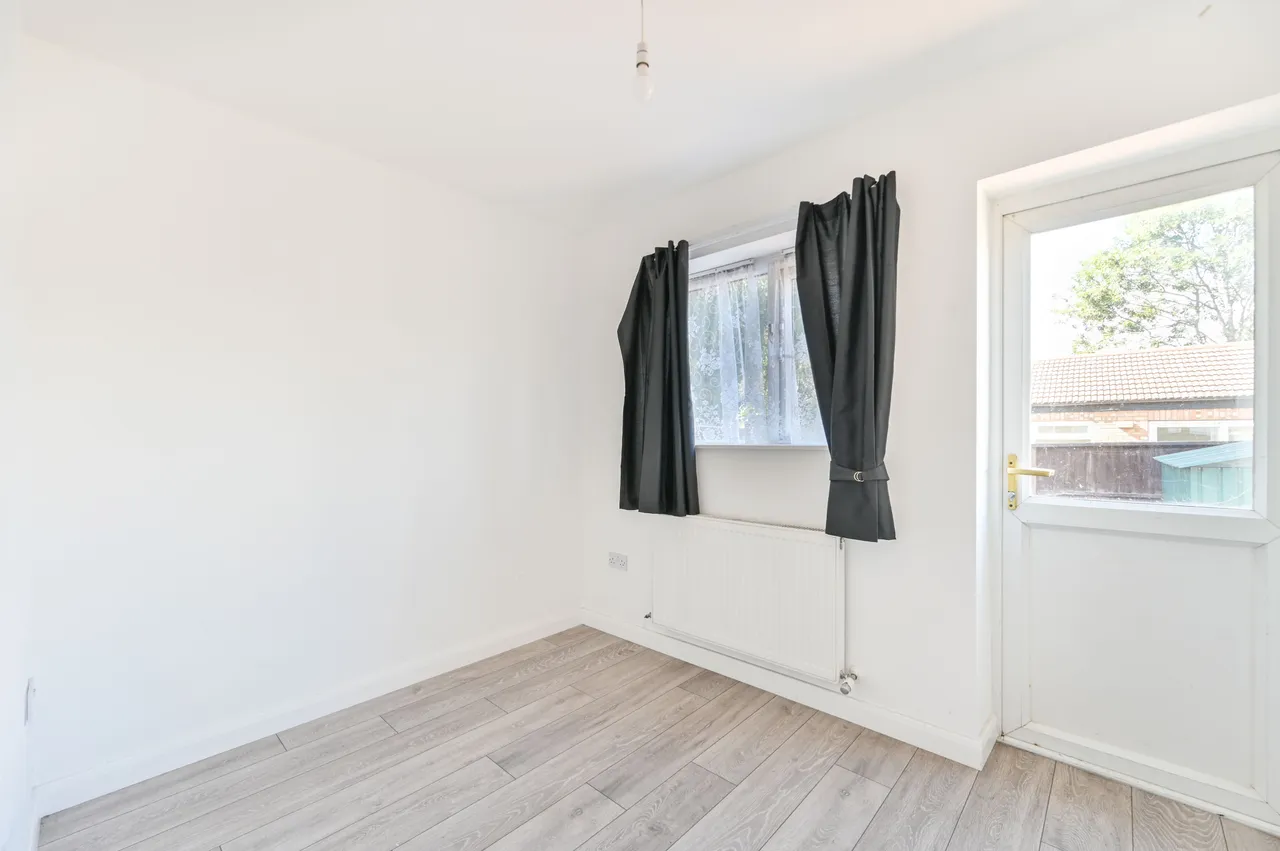 London, NW10, photo 9