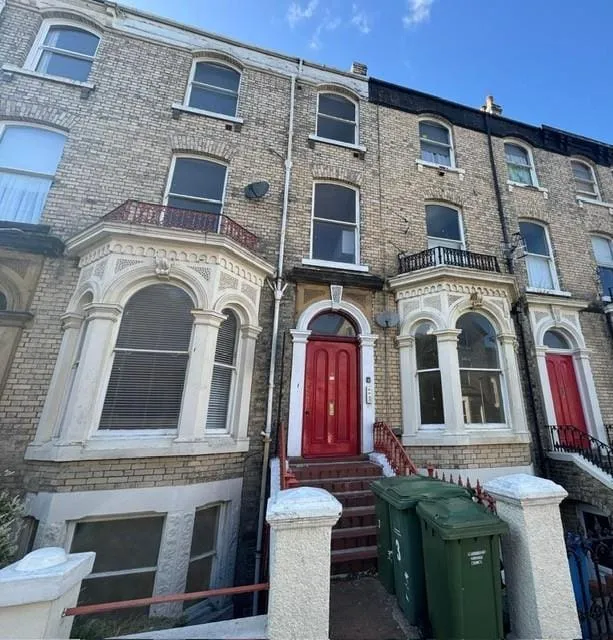 Grosvenor Crescent, Scarborough, YO11, photo 2