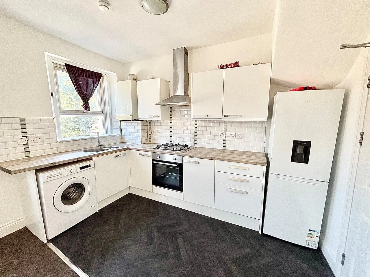 3 bed flat to rent — South Birkbeck Road, Leytonstone, E11