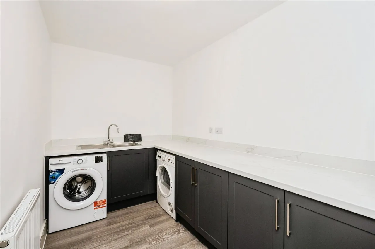 Ffordd Picton Turberville, Swansea, SA2, photo 6