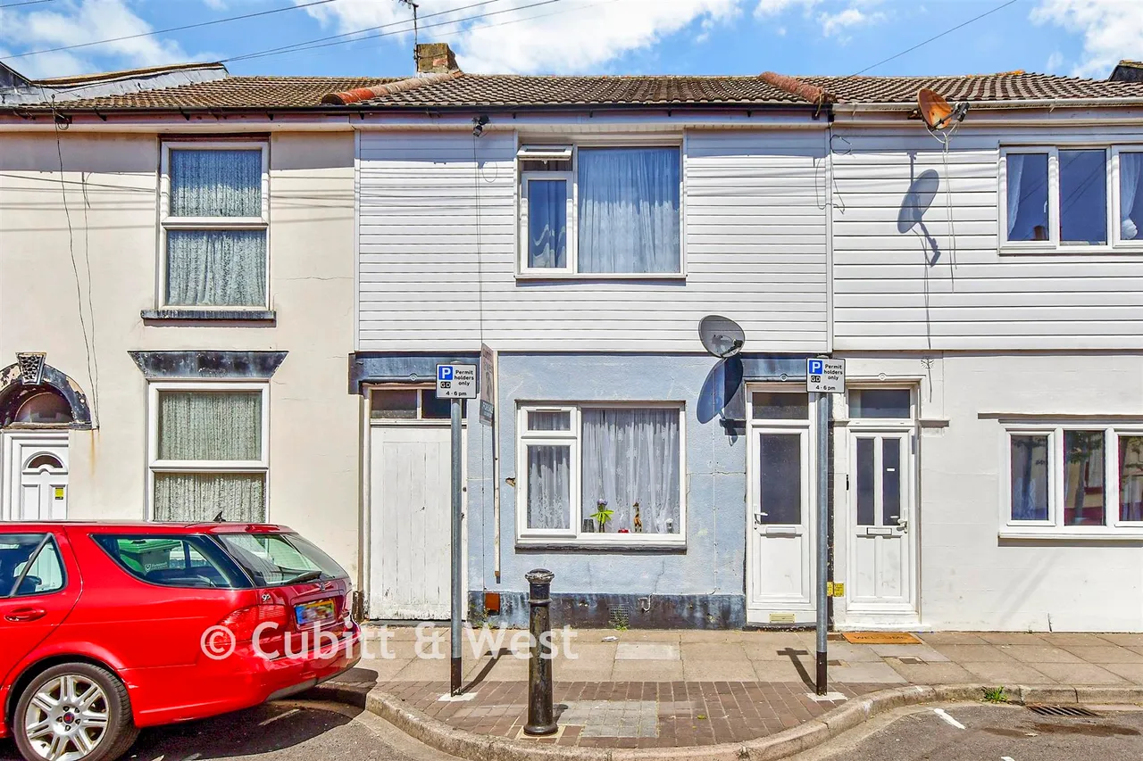 2 bed house for sale, Winchester Road, Portsmouth, PO2