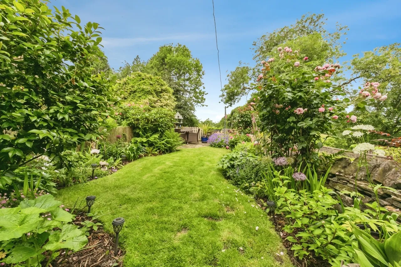 Rainow Road, MACCLESFIELD, Cheshire, SK10, photo 12