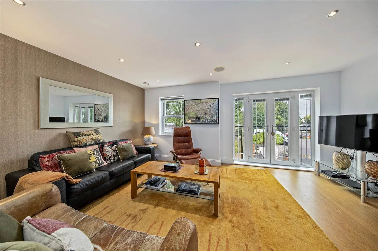 Barker Close, Kew, TW9, photo 2