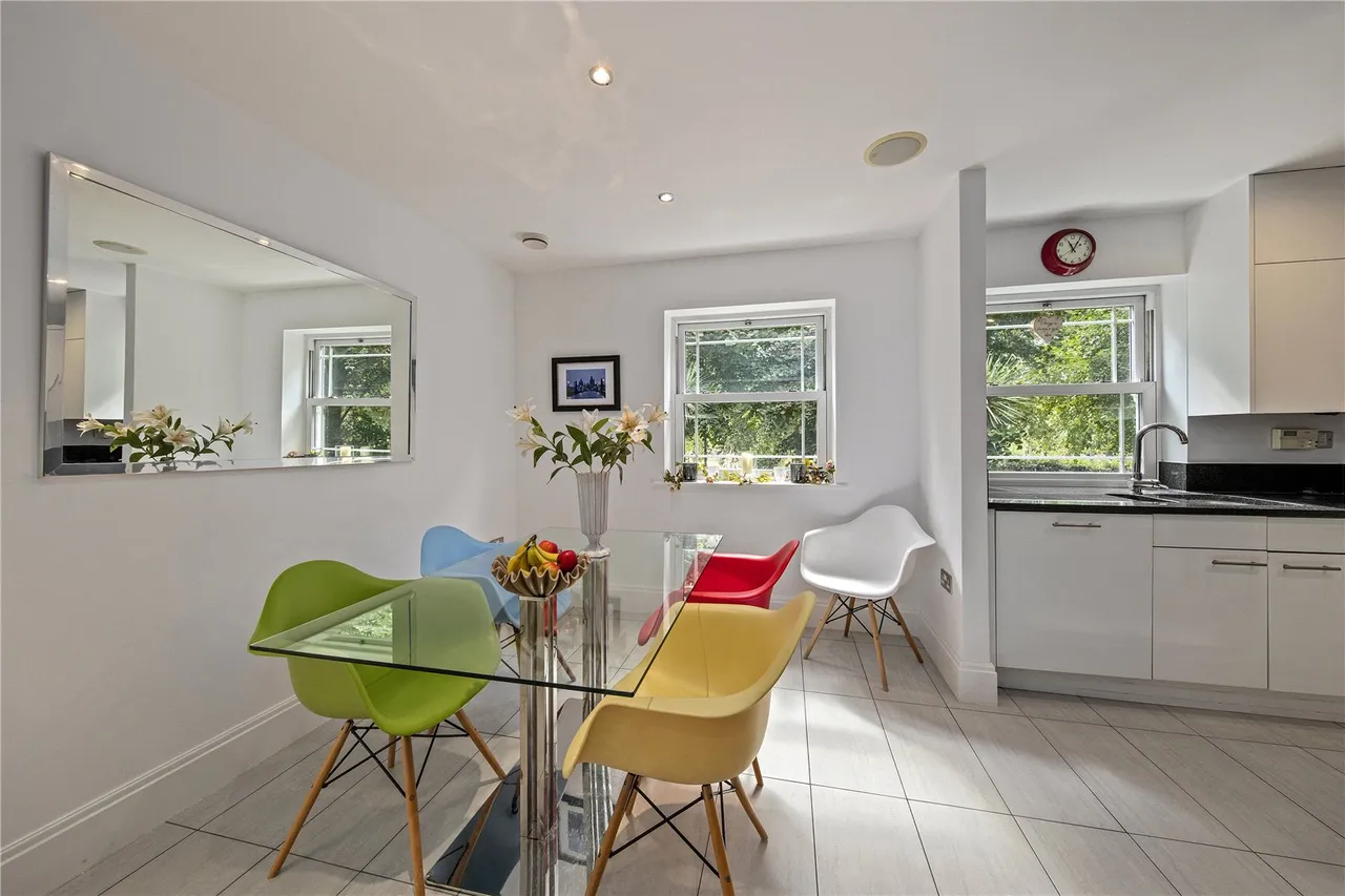 Barker Close, Kew, TW9, photo 4