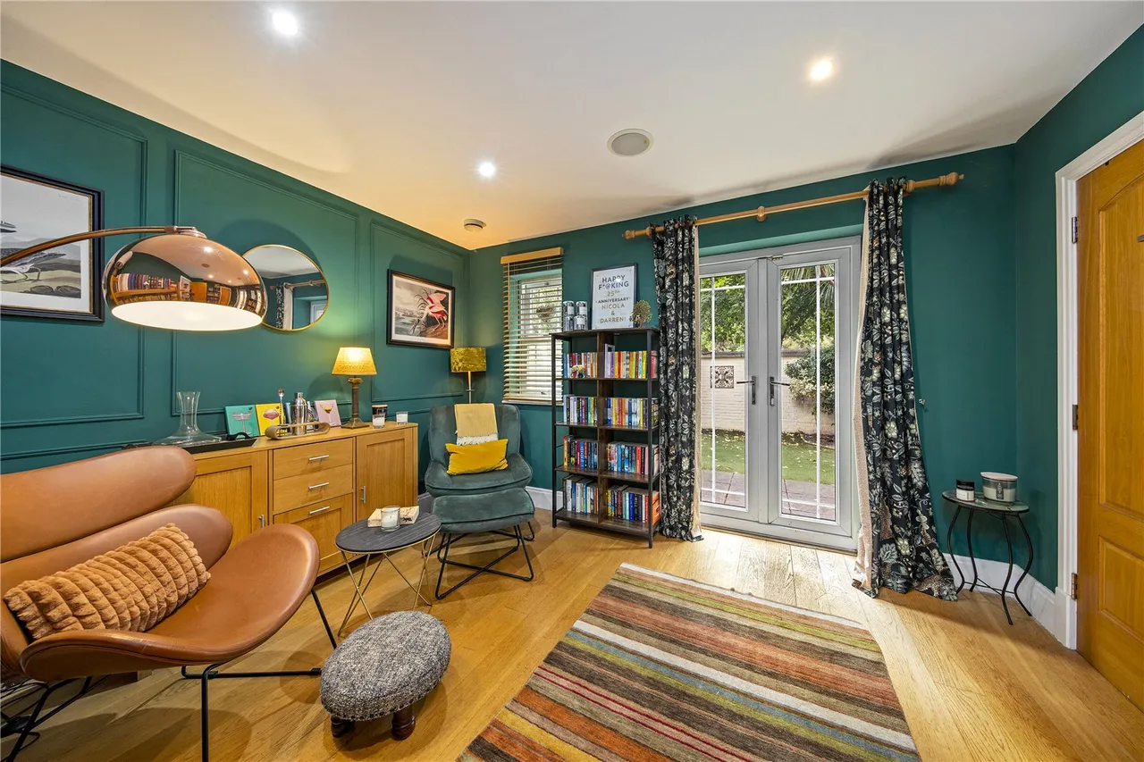 Barker Close, Kew, TW9, photo 5
