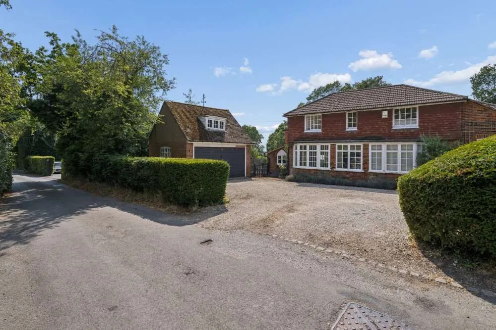 Beacon Hill, Penn, High Wycombe, Buckinghamshire, HP10 8NJ, photo 12