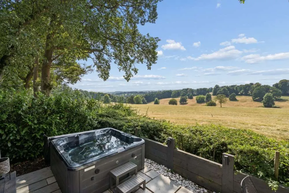 Beacon Hill, Penn, High Wycombe, Buckinghamshire, HP10 8NJ, photo 6