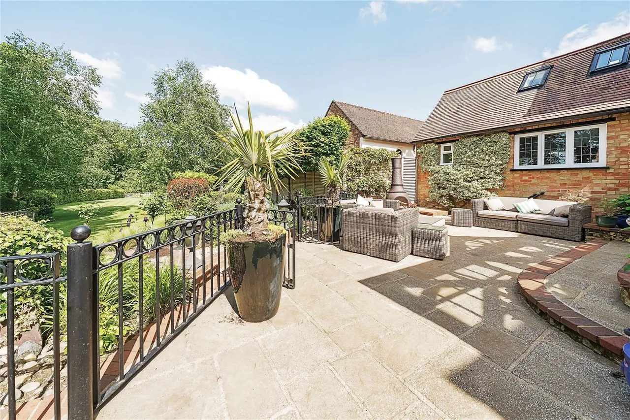 Park Road, Toddington, LU5, photo 29