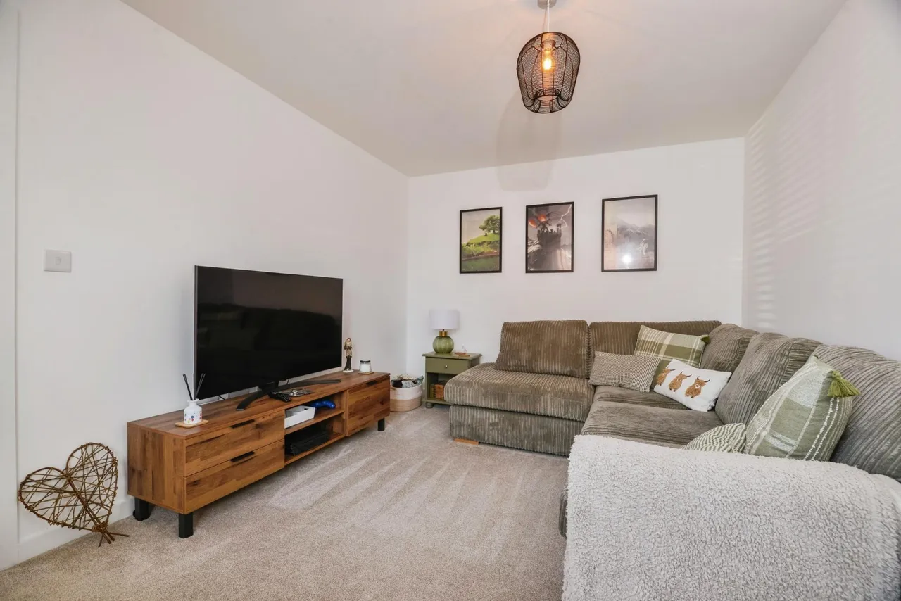Crossthwaite Drive, Stockton-on-tees, TS16, photo 2