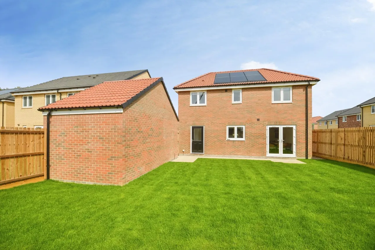 Crossthwaite Drive, Stockton-on-tees, TS16, photo 28
