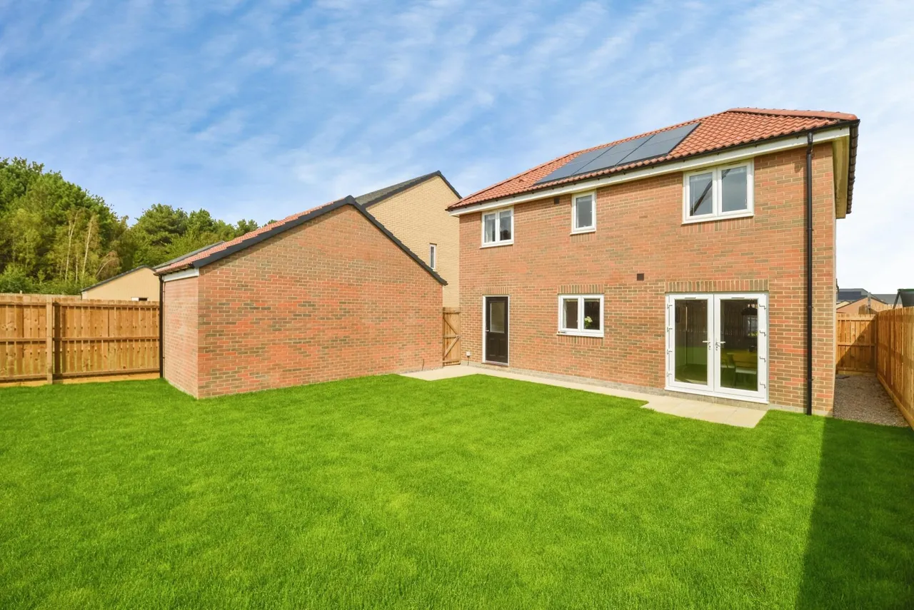 Crossthwaite Drive, Stockton-on-tees, TS16, photo 29
