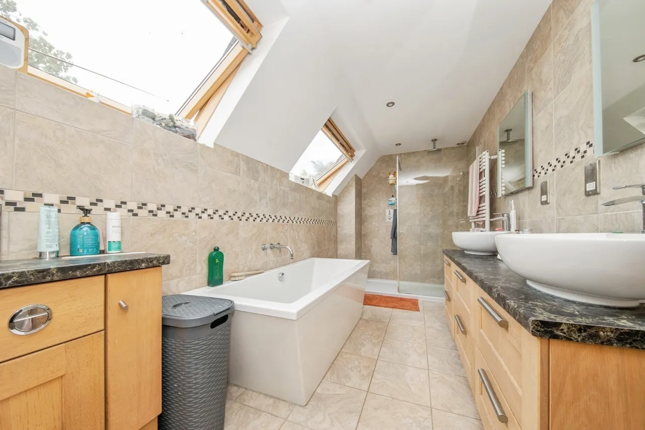 Buxhall Road, Great Finborough, Stowmarket, Suffolk, IP14, photo 26