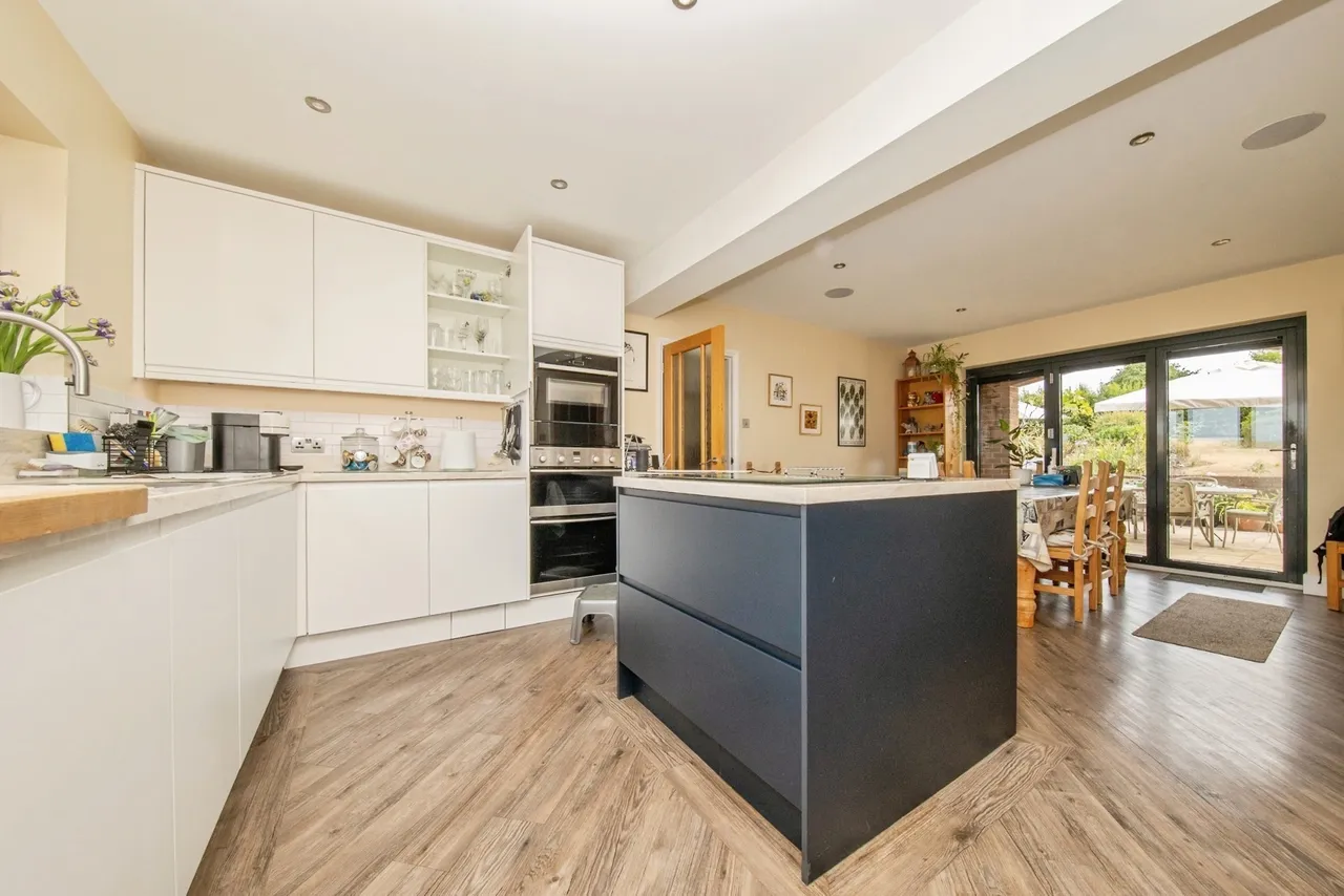 Buxhall Road, Great Finborough, Stowmarket, Suffolk, IP14, photo 9