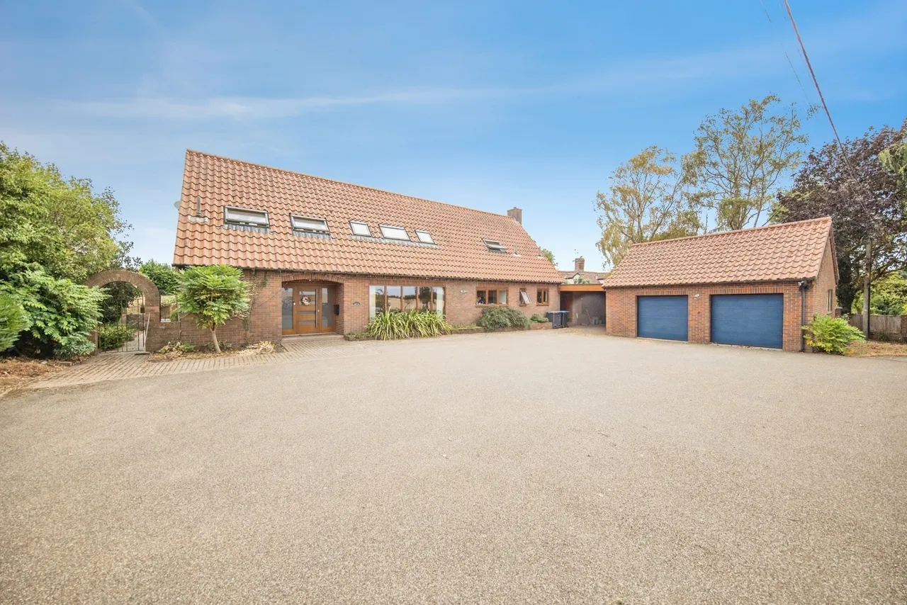 5 bed house for sale — Buxhall Road, Great Finborough, Stowmarket, Suffolk, IP14