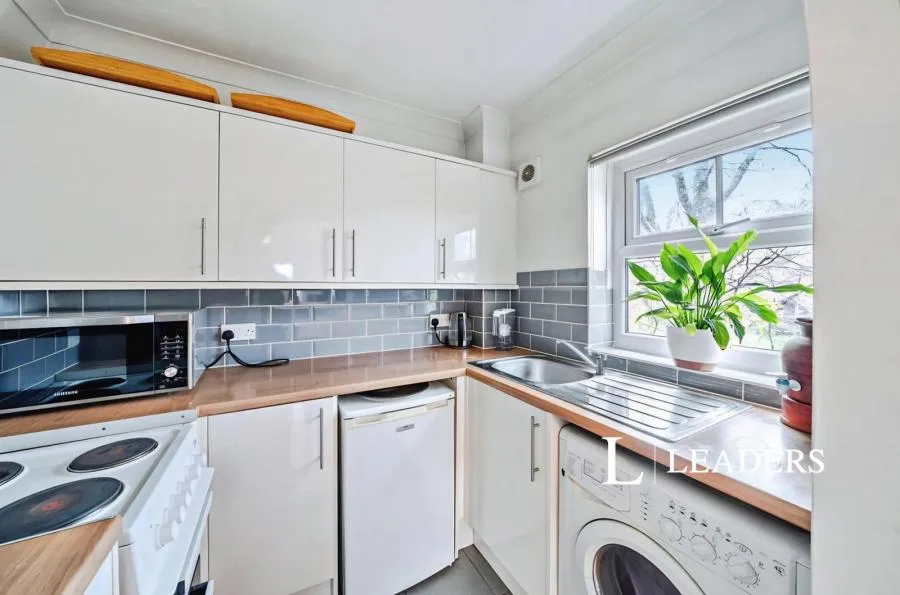 Chelveston Crescent, Southampton, SO16, photo 9