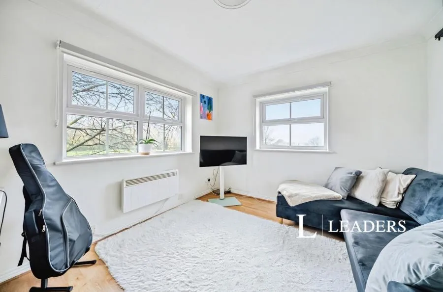 Chelveston Crescent, Southampton, SO16, photo 5
