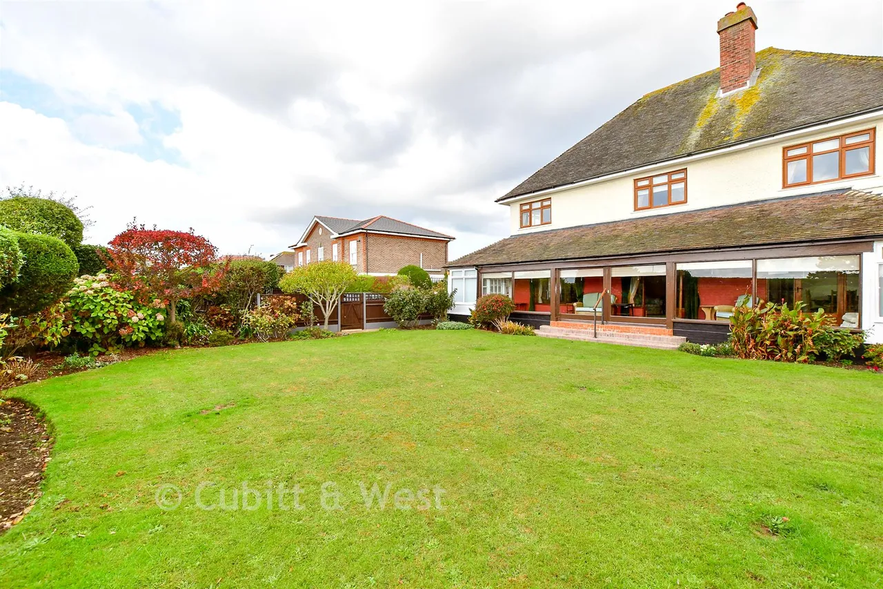 Sea Front, Hayling Island, PO11, photo 16
