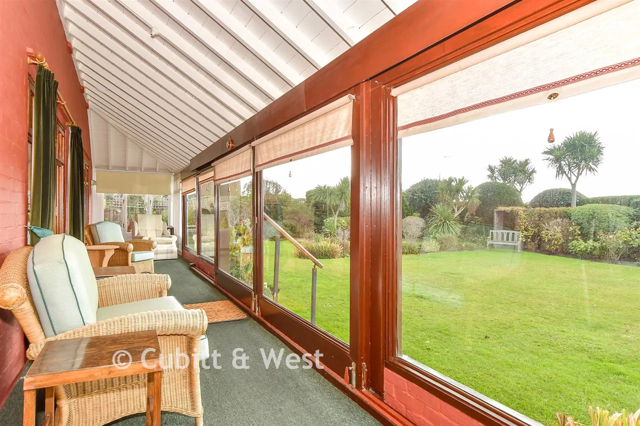Sea Front, Hayling Island, PO11, photo 8
