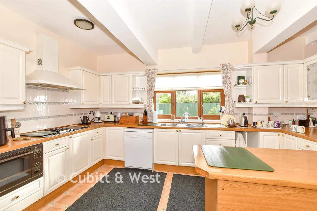 Sea Front, Hayling Island, PO11, photo 5