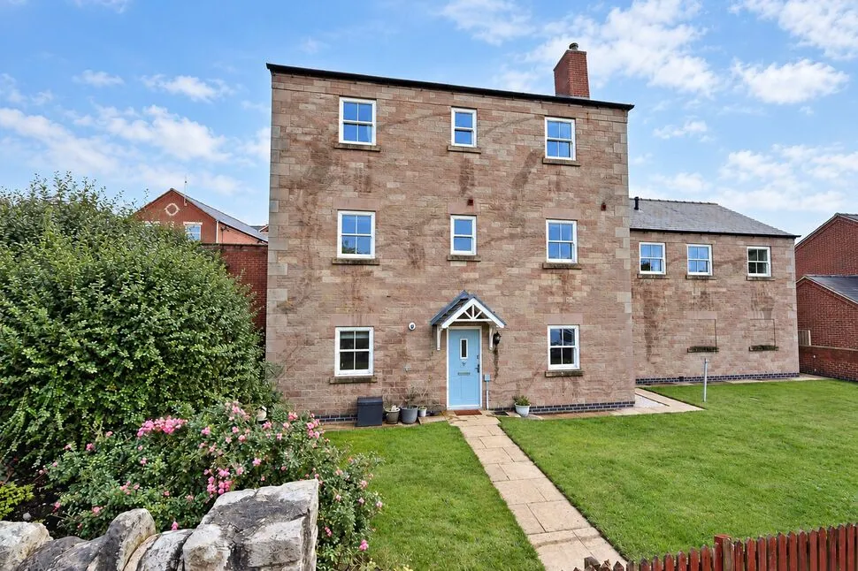 2 bed flat for sale, Penn Street, Belper, DE56