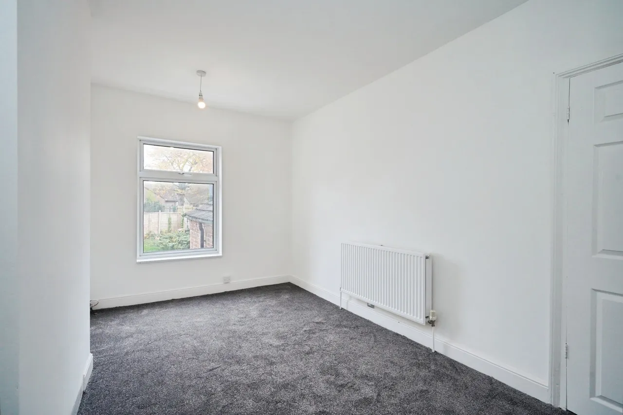 Main Street, Stapenhill, DE15, photo 16