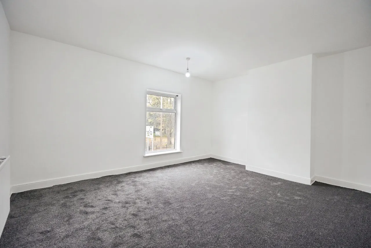 Main Street, Stapenhill, DE15, photo 10