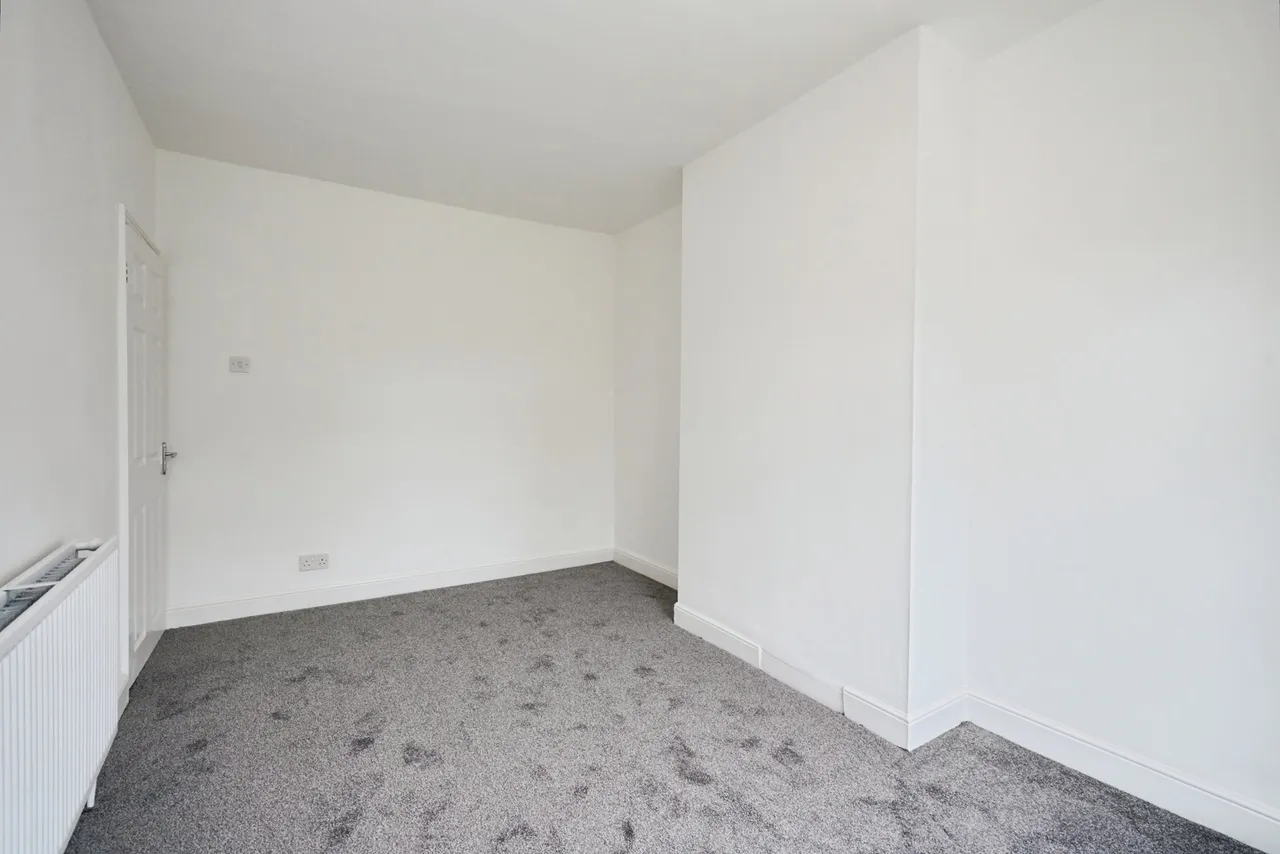 Main Street, Stapenhill, DE15, photo 11