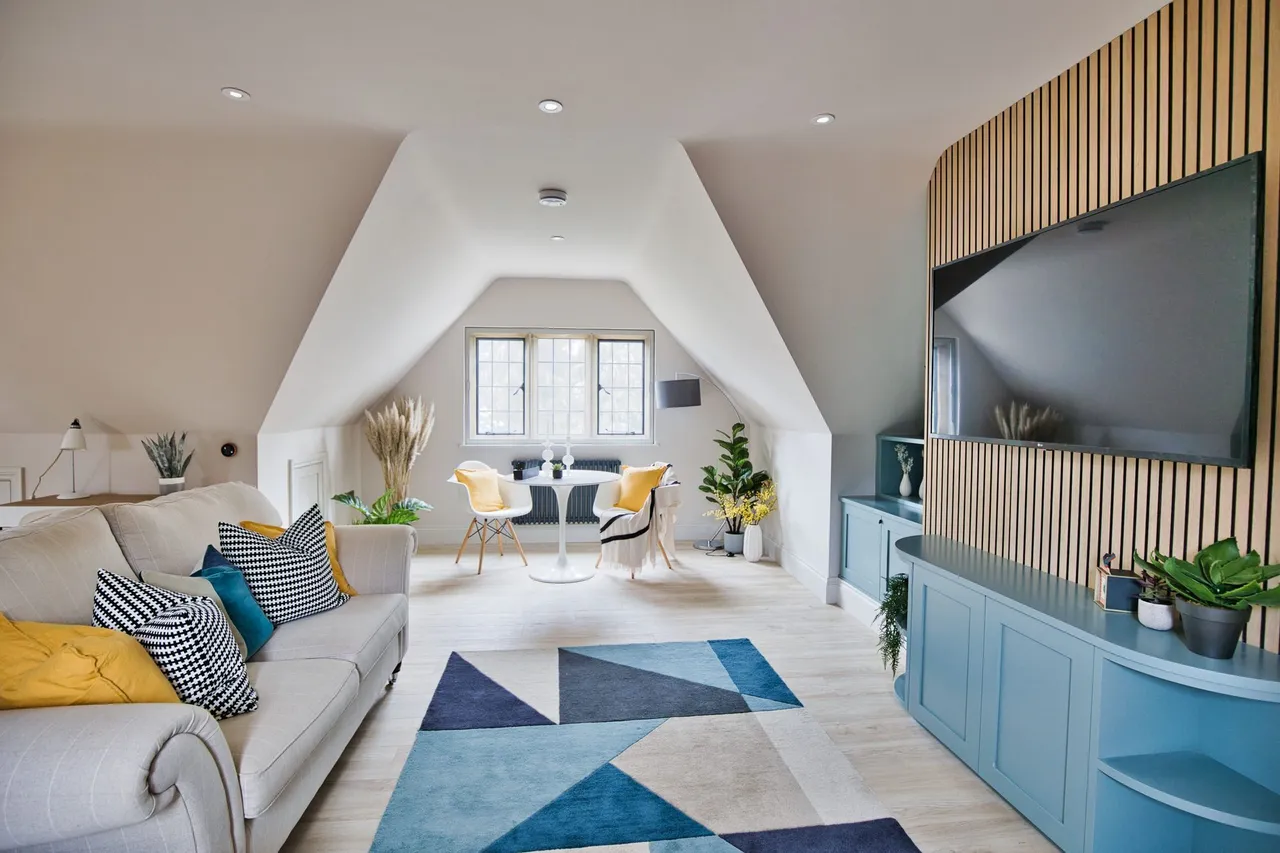 Top Floor Apartment in Drayton, photo 2