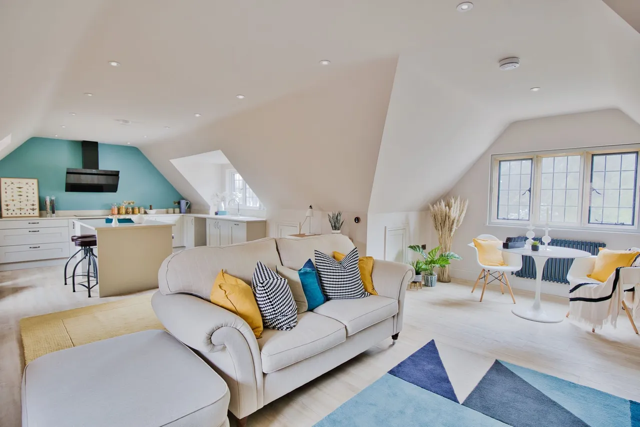 Top Floor Apartment in Drayton, photo 3