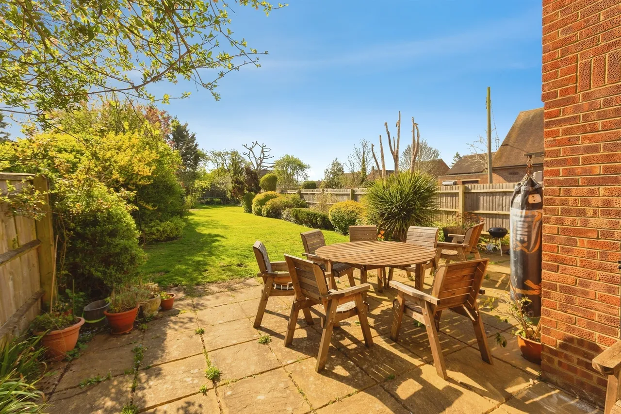 Station Road, Stoke Mandeville, HP22, photo 18