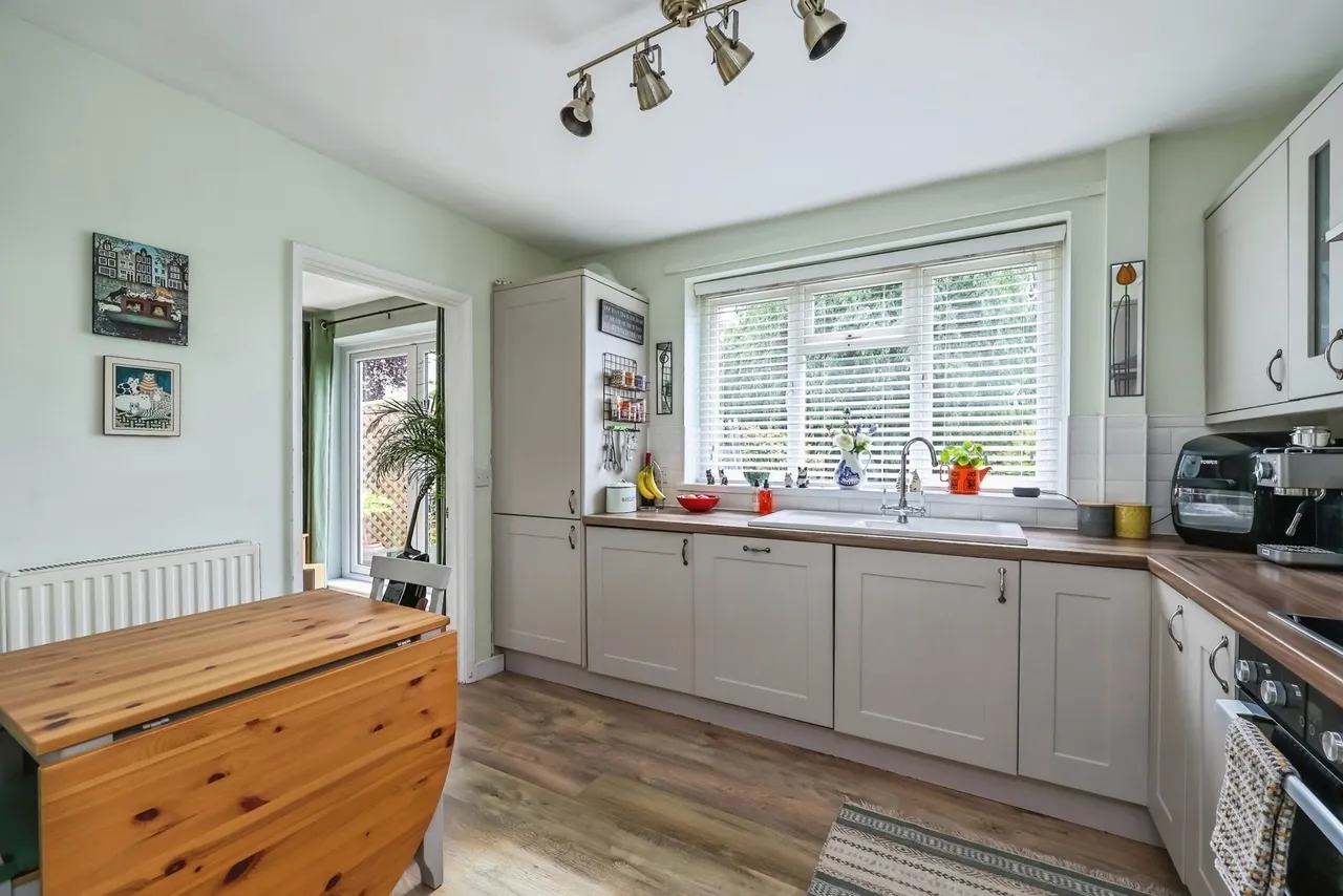Glenloch Drive, Clifton, Nottingham, NG11, photo 9