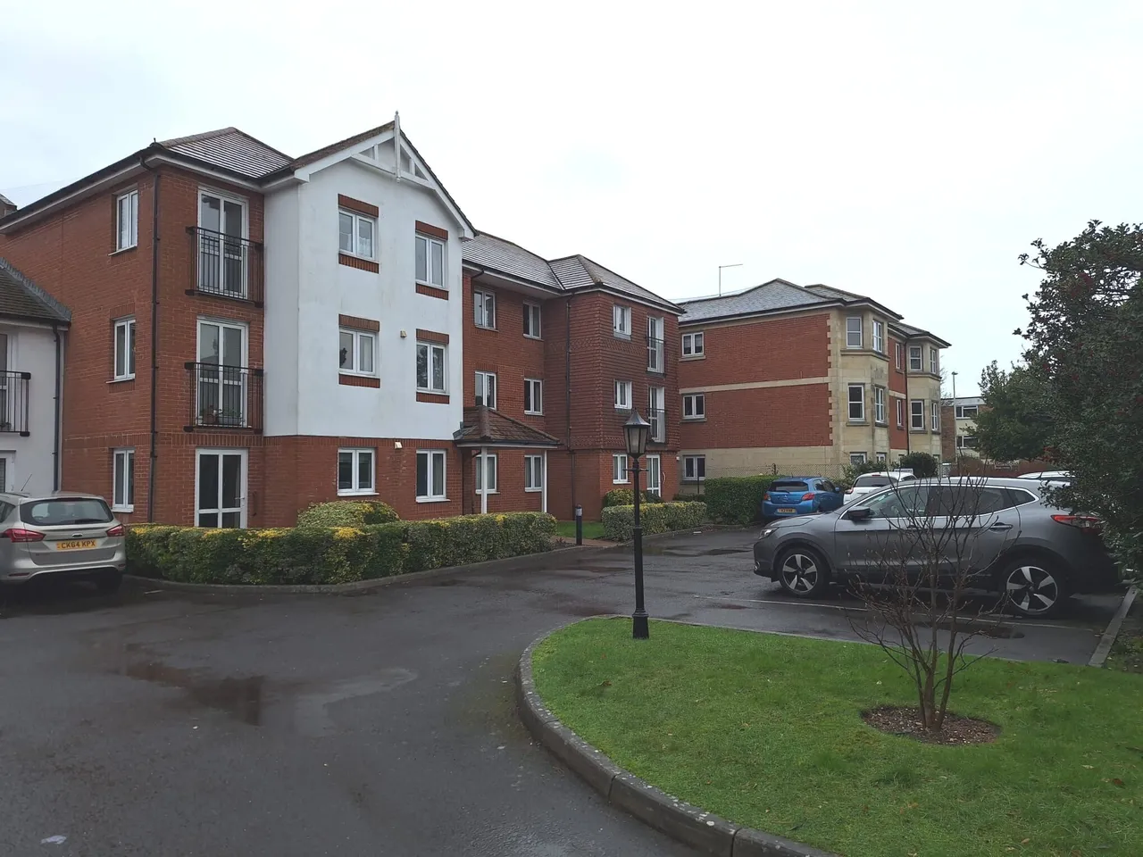 2 bed flat for sale, Mill Road, Worthing, BN11
