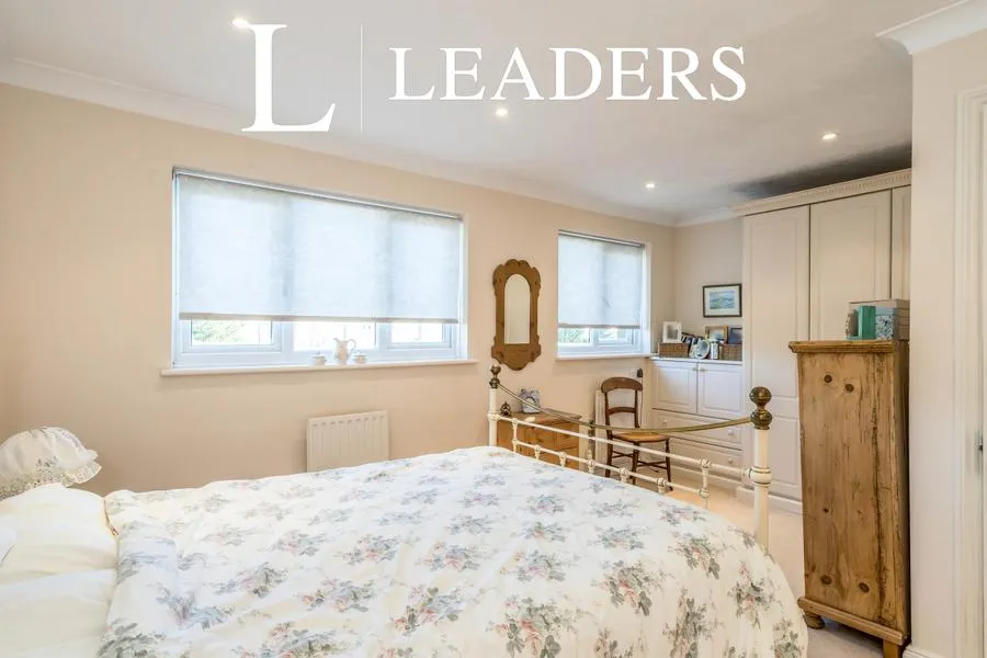 Bishopsgate Walk, Chichester, PO19, photo 8