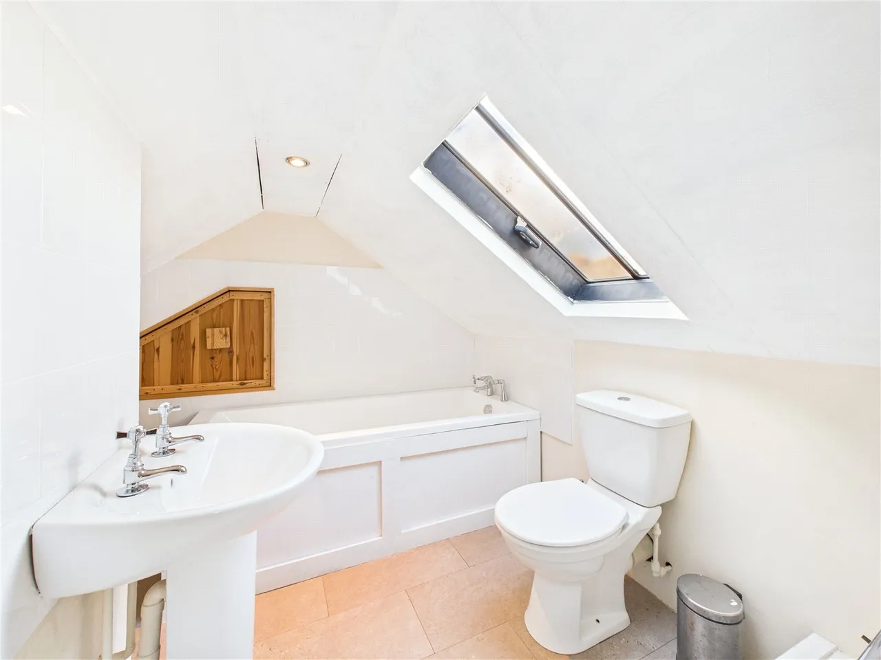 5 bed house for sale — Church Street, Crediton, Devon, EX17