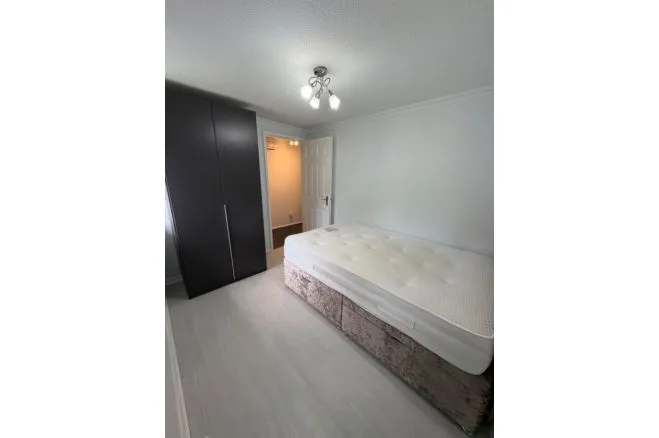 Oldham Road, Ashton-Under-Lyne, OL7, photo 13