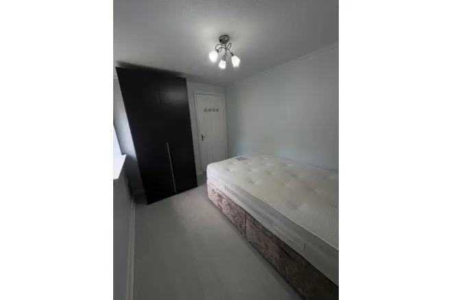 Oldham Road, Ashton-Under-Lyne, OL7, photo 12