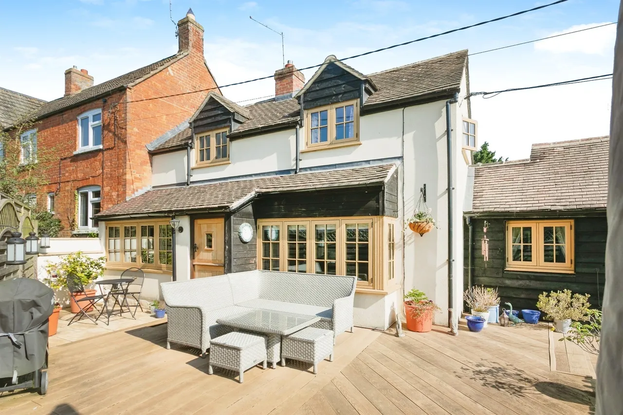 3 bed house for sale — East Street, Adstock, Buckingham