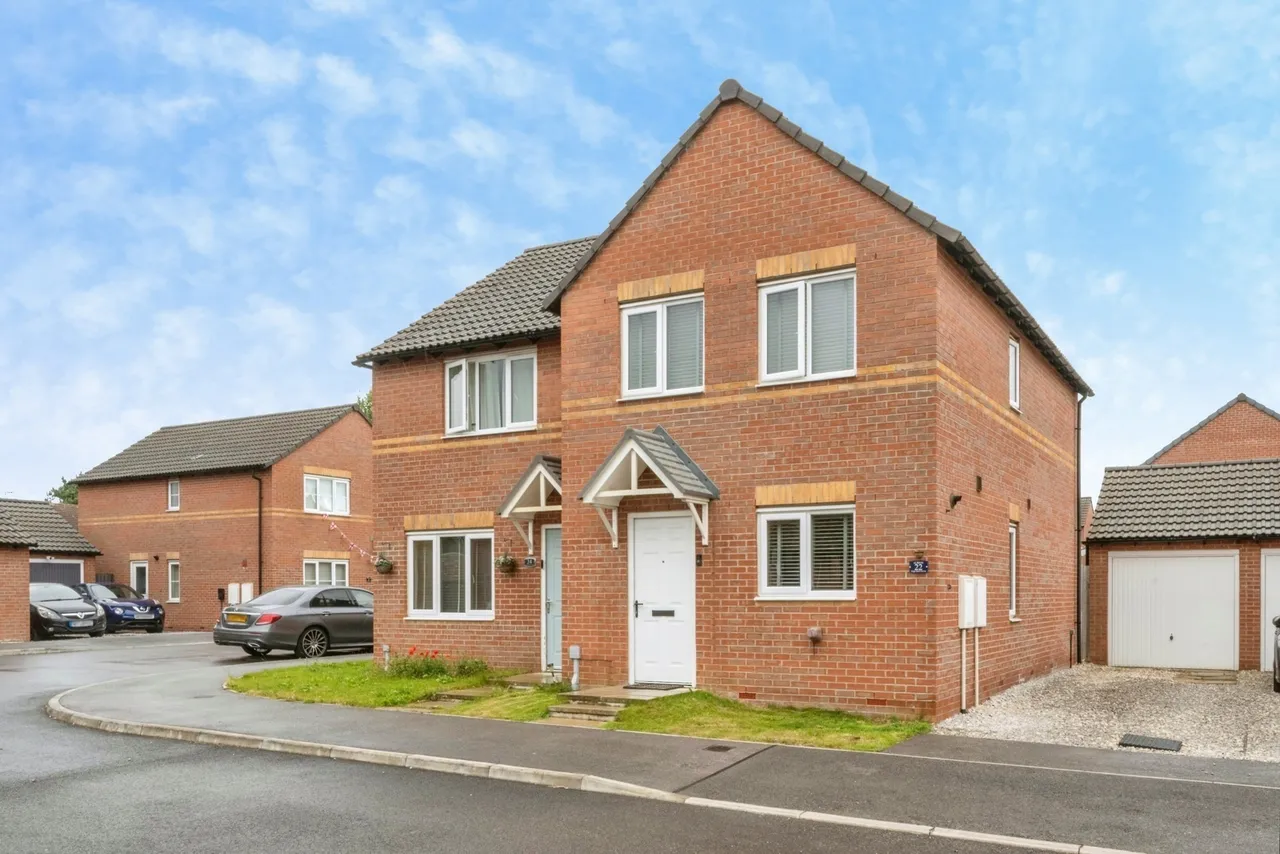 3 bed house for sale, High Hazel Grove, Doncaster, DN7
