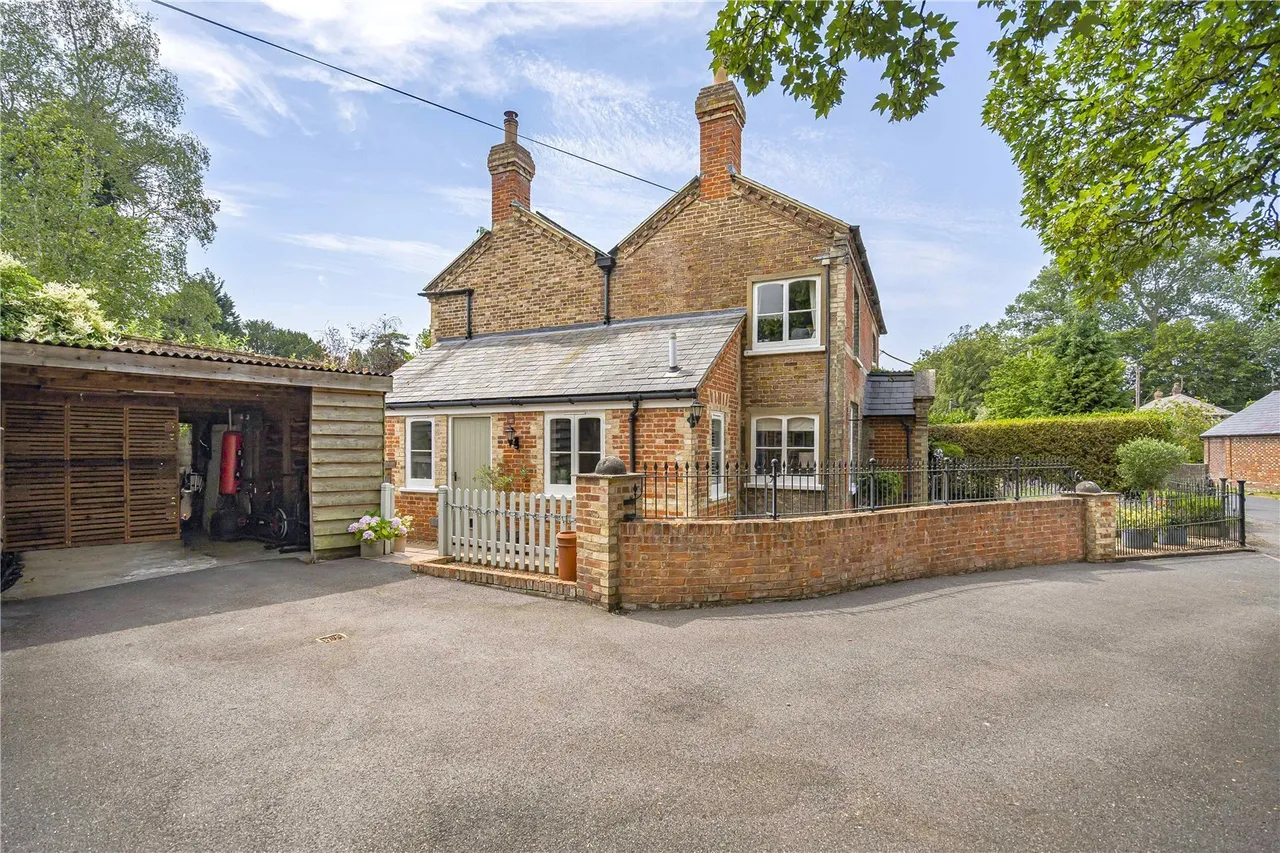 The Green, Aston Rowant, OX49, photo 37