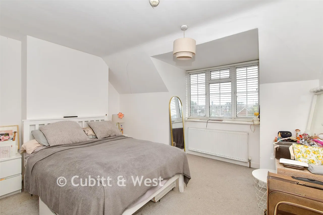 London Road, East Grinstead, RH19, photo 6