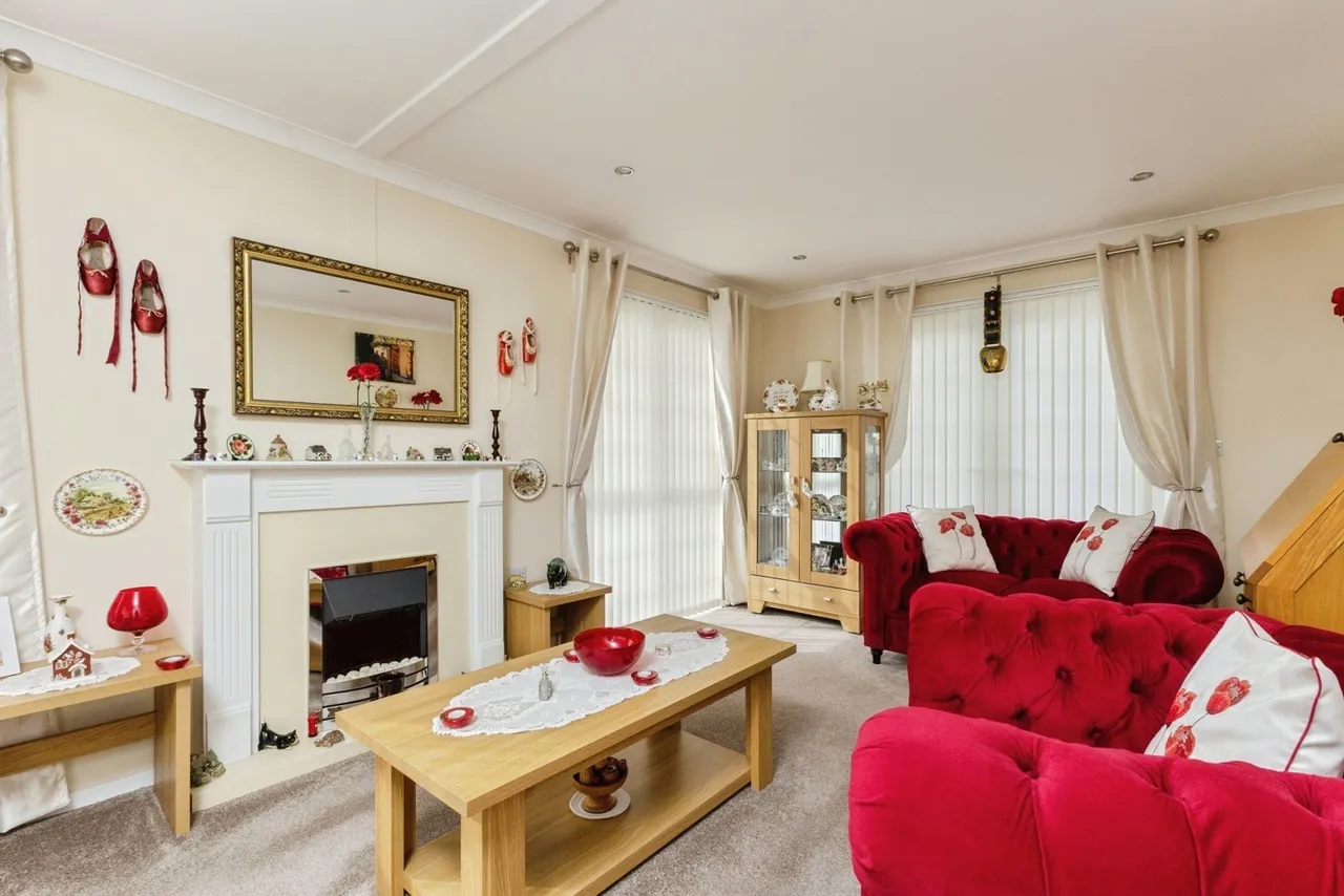 Appletree Close, Attleborough, NR17, photo 4