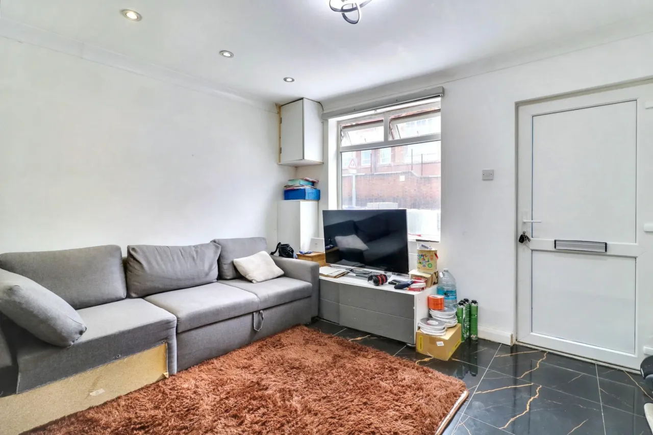 Leek Road, Stoke-On-Trent, ST2, photo 3