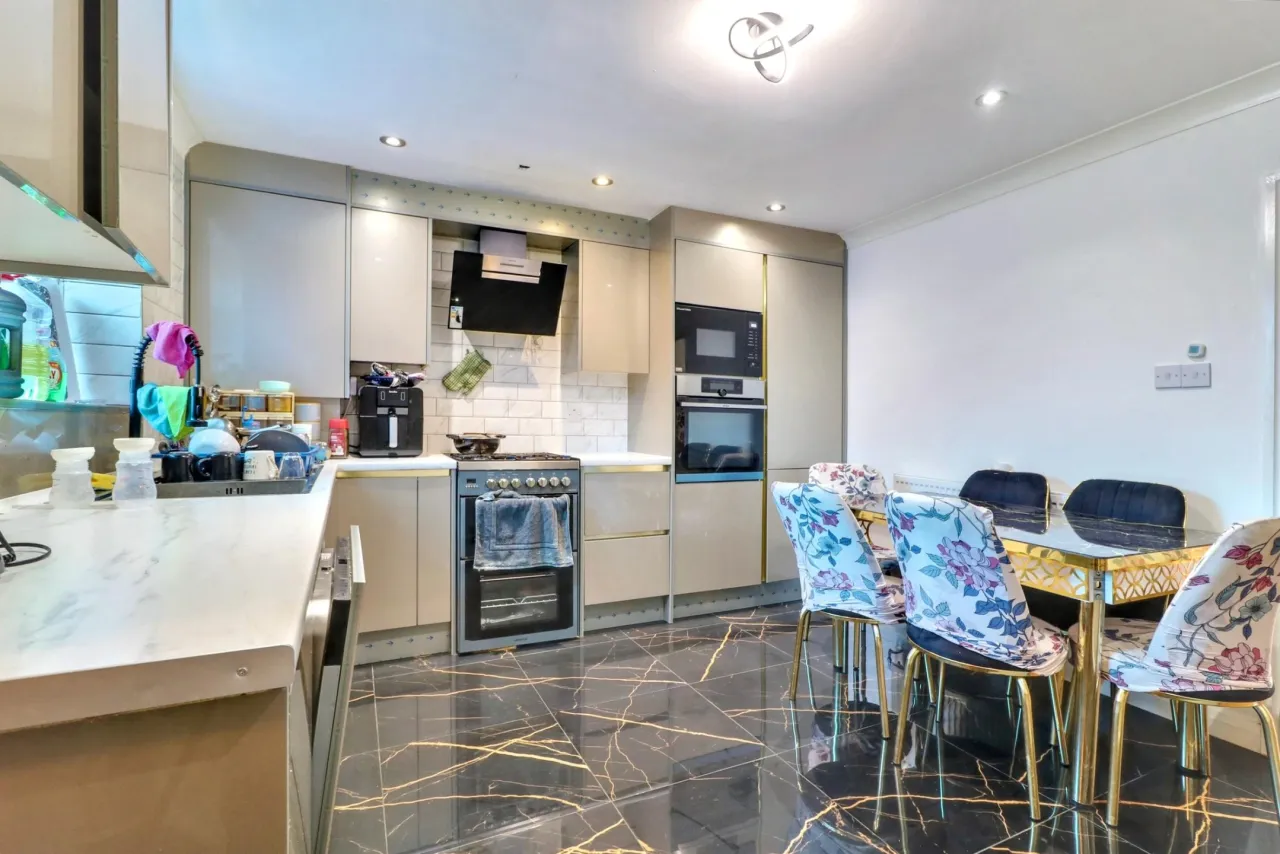 Leek Road, Stoke-On-Trent, ST2, photo 5