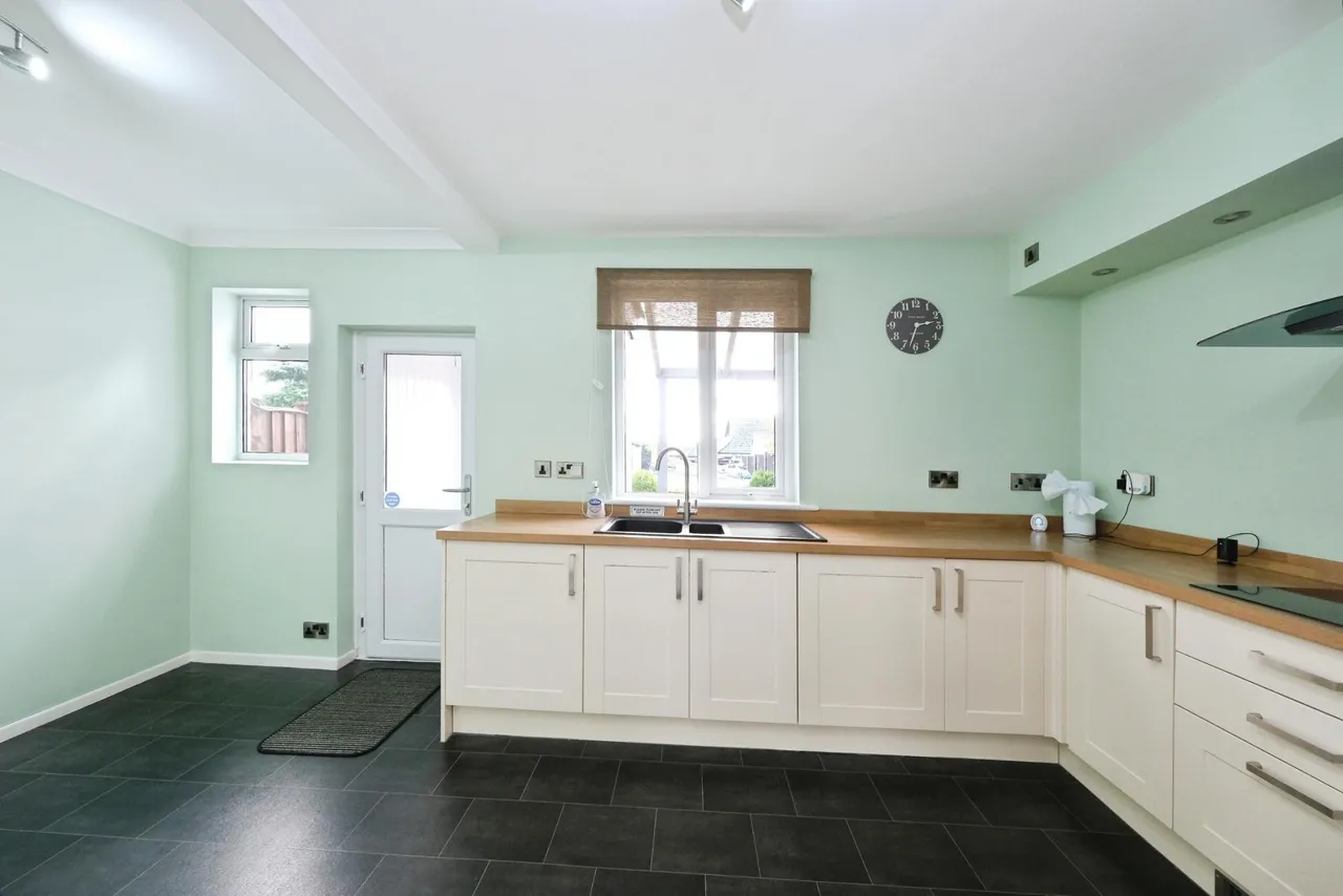 Beauvale Crescent, Nottingham, NG15, photo 6