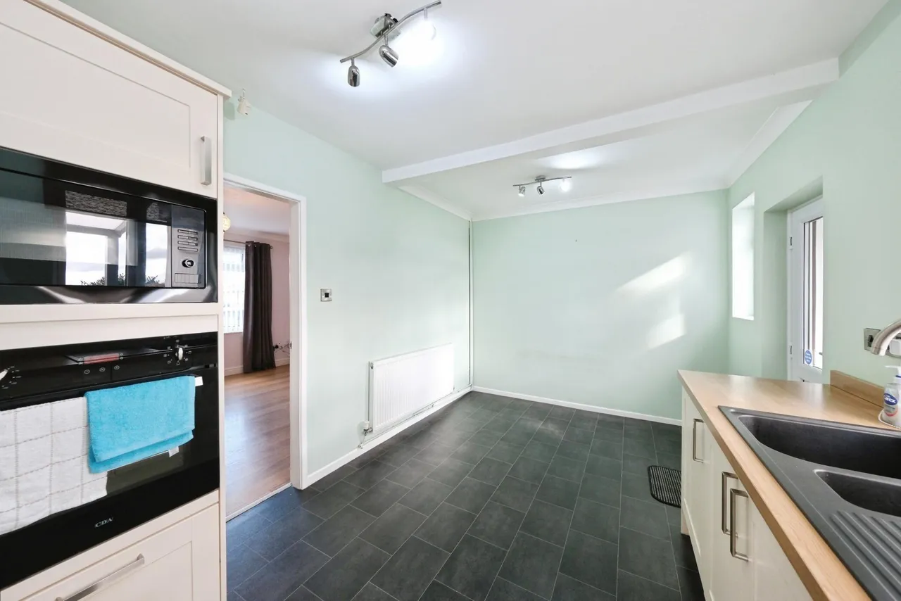 Beauvale Crescent, Nottingham, NG15, photo 5
