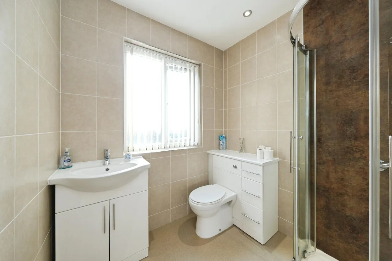Beauvale Crescent, Nottingham, NG15, photo 11