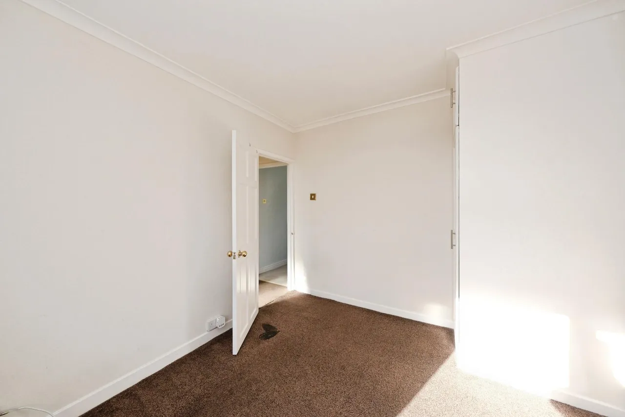 Beauvale Crescent, Nottingham, NG15, photo 19