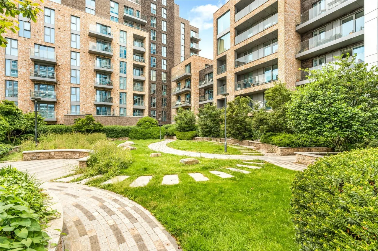 Newnton Close, Woodberry Down, N4, photo 16