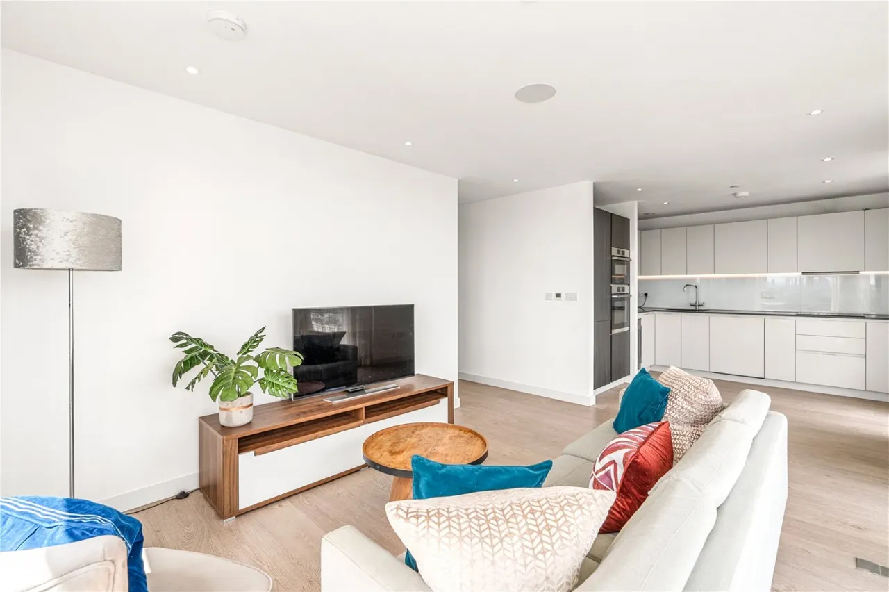 Newnton Close, Woodberry Down, N4, photo 4